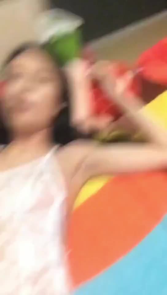 自拍人妻出轨说比我老公厉害，米💊➕V